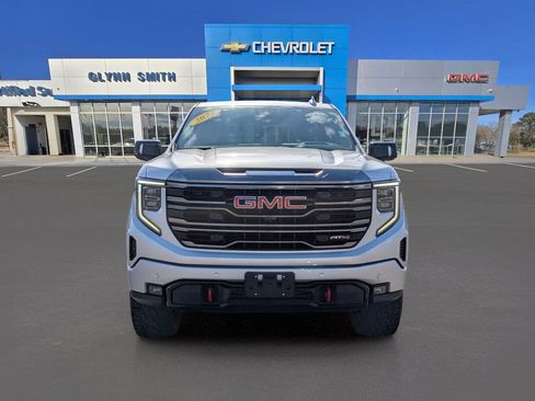 Used 2022 GMC Sierra 1500 AT4 w/ Technology Package image 2