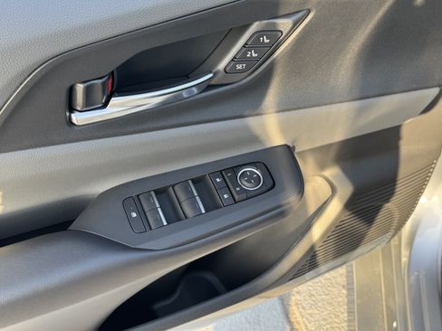 New 2027 Toyota Prius Limited FWD image 18