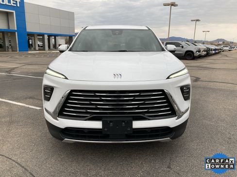 Used 2025 Buick Enclave Preferred image 2