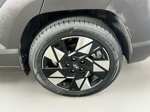 Used 2025 Hyundai Kona SEL FWD image 11