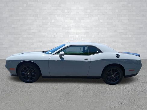 Used 2020 Dodge Challenger SXT w/ Blacktop Package image 9