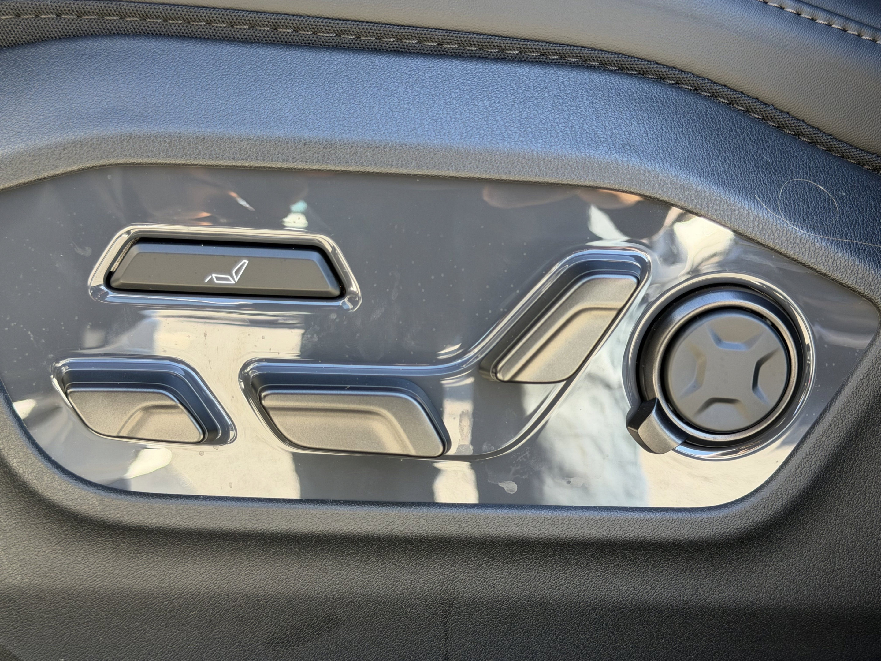 New 2027 Kia Telluride X-Line SX Prestige w/ Executive Package AWD/4WD image 17