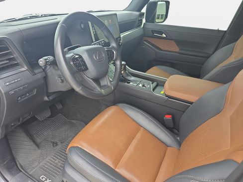 Used 2024 Lexus GX 550 w/ Accessory Package (Z1) AWD/4WD image 16
