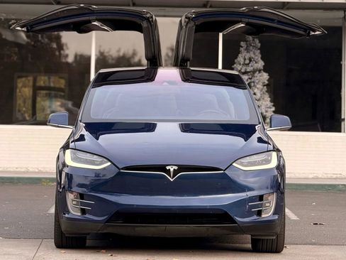 Used 2016 Tesla Model X 75D image 3