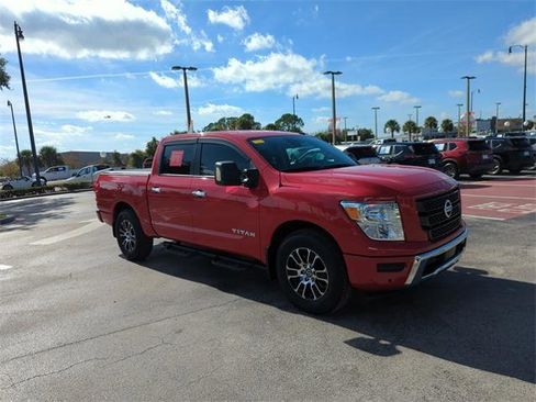 Certified 2021 Nissan Titan SV w/ SV Convenience Package image 2