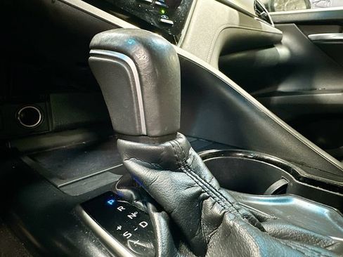 Used 2018 Toyota Camry SE FWD image 17