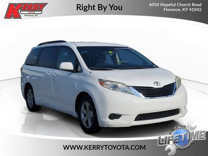 Used 2011 Toyota Sienna LE w/ Towing Pkg