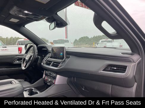 Used 2024 GMC Yukon XL SLT w/ SLT Premium Package image 31