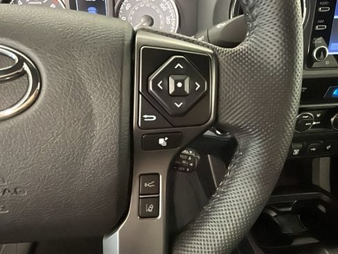 Used 2021 Toyota Tacoma TRD Off-Road AWD/4WD image 20
