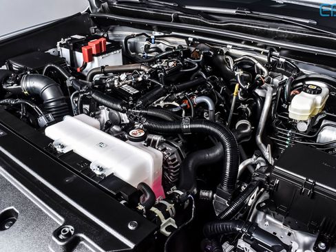 Used 2025 Toyota 4Runner TRD Off-Road image 13