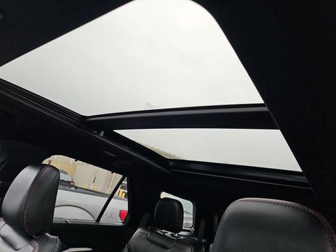 Used 2025 Ford Explorer ST-Line w/ Premium Package image 3