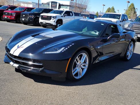 Used 2019 Chevrolet Corvette Stingray Coupe RWD image 4