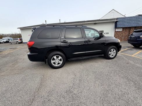 Used 2013 Toyota Sequoia SR5 w/ Premium Pkg image 10