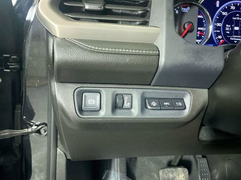 Used 2023 GMC Acadia Denali image 13