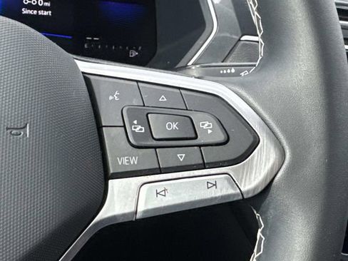 Used 2023 Volkswagen Tiguan SE image 25