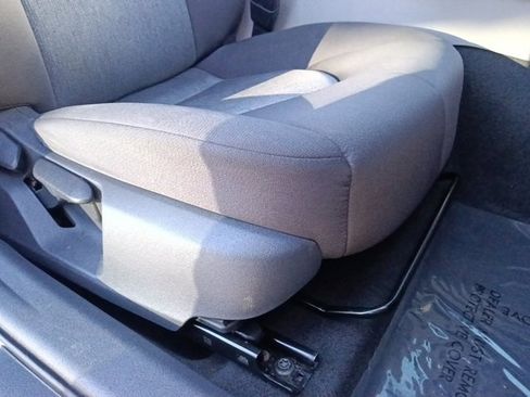 Used 2019 Toyota Camry L image 31