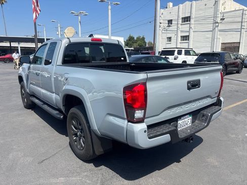 Used 2021 Toyota Tacoma SR5 RWD image 6