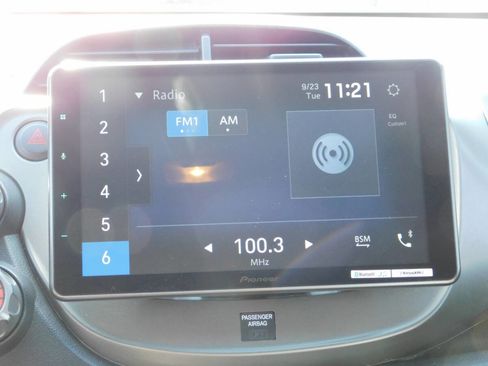 Used 2011 Honda Fit image 15