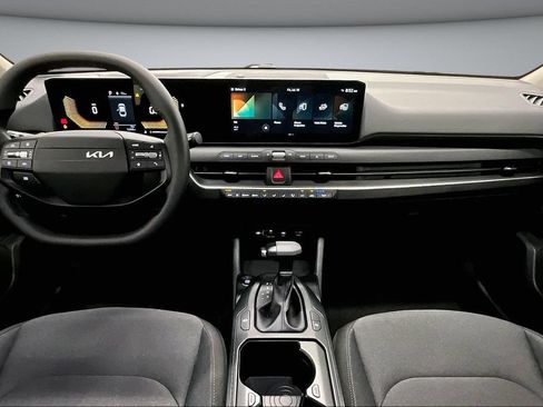 Used 2025 Kia K4 FWD image 7