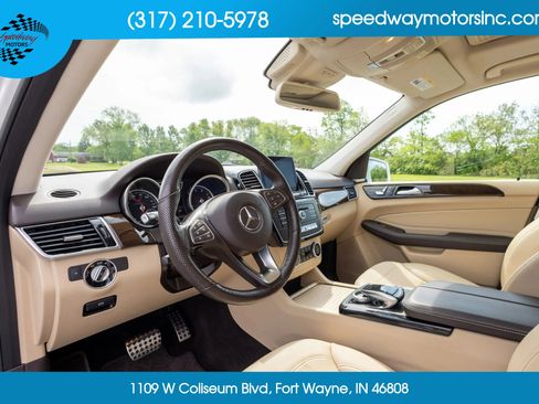 Used 2019 Mercedes-Benz GLE 400 4MATIC image 37