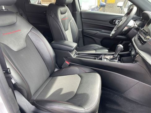 Used 2025 Jeep Compass Trailhawk image 35