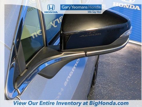 Used 2025 Subaru Outback Premium AWD/4WD image 13