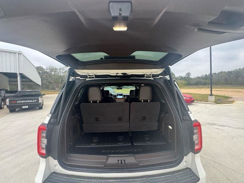 Used 2024 Ford Expedition King Ranch image 10