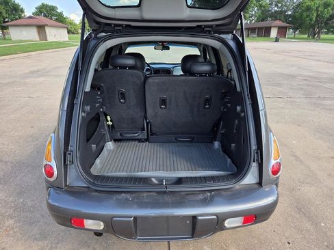 Used 2004 Chrysler PT Cruiser Limited FWD image 29