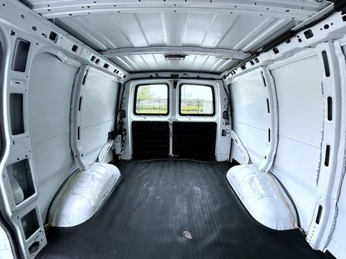 Used 2014 Chevrolet Express 1500 RWD image 22