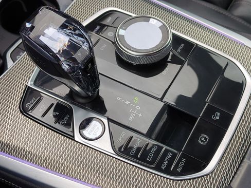 Used 2019 BMW X5 xDrive40i w/ M Sport Package image 24