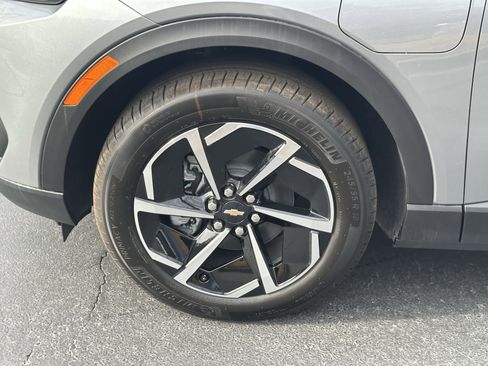 New 2026 Chevrolet Equinox EV LT image 13