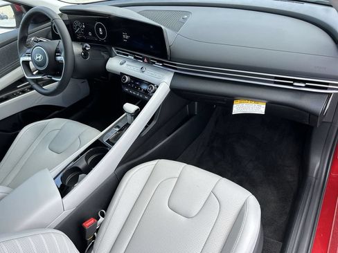 New 2025 Hyundai Elantra Limited FWD image 19