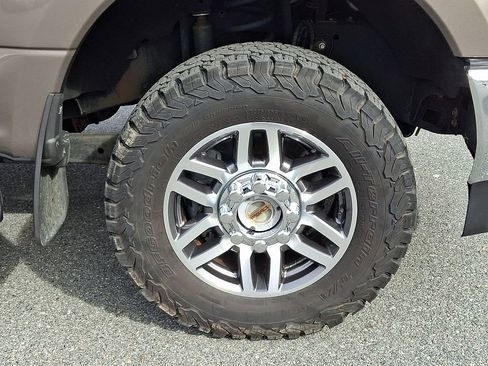 Used 2019 Ford F250 Lariat w/ Lariat Ultimate Package image 8