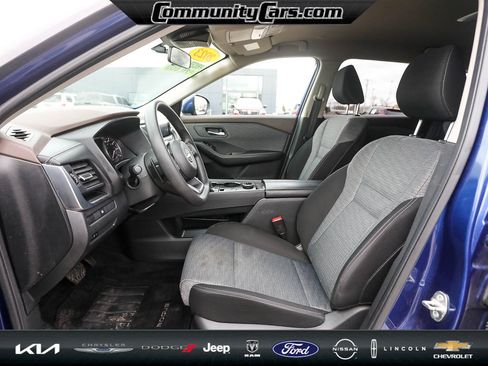 Used 2023 Nissan Rogue SV image 11