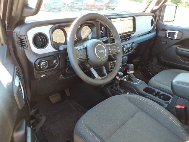 Used 2024 Jeep Gladiator Sport AWD/4WD image 14