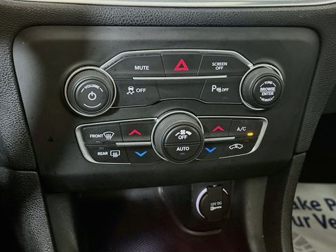 Used 2018 Dodge Charger SXT Plus w/ Driver Convenience Group RWD image 15