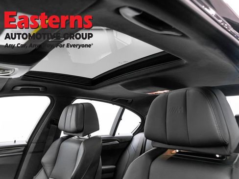 Used 2015 BMW M5 RWD image 64