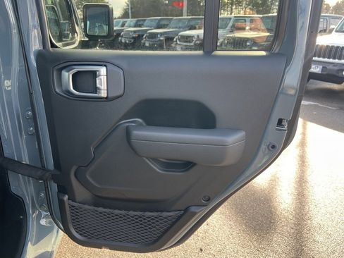 New 2026 Jeep Gladiator Sport image 12