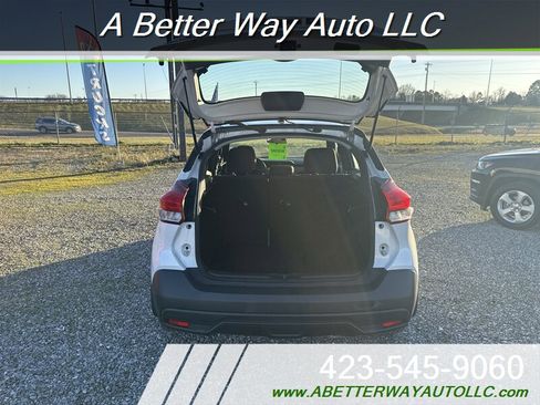 Used 2018 Nissan Kicks SV image 13