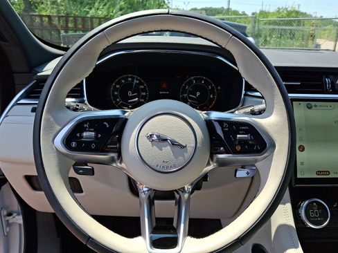 Used 2026 Jaguar F-PACE R-Dynamic S AWD/4WD image 19