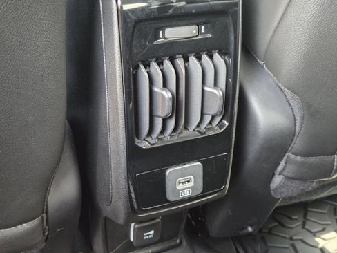 Used 2022 Jeep Compass Latitude w/ Sun and Sound Group AWD/4WD image 22