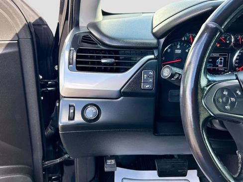 Used 2019 Chevrolet Suburban LT w/ LT Midnight Edition RWD image 7
