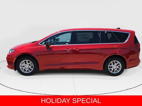 New 2025 Chrysler Pacifica Select image 6