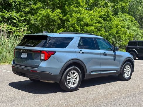 Certified 2025 Ford Explorer Active AWD/4WD image 7