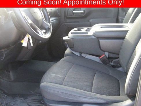 Used 2021 Chevrolet Silverado 2500 Custom w/ Custom Value Package image 3