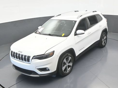 Used 2019 Jeep Cherokee Limited image 45