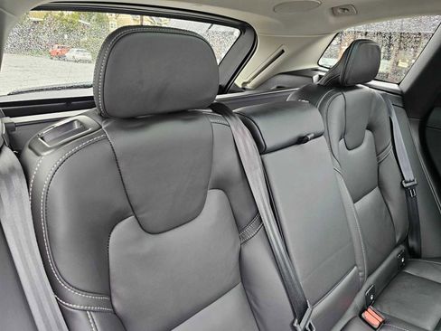 Certified 2023 Volvo XC60 B6 Ultimate w/ Protection Package Premier image 15