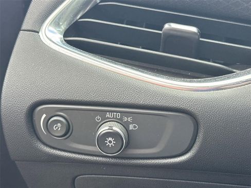 Used 2016 Chevrolet Malibu LT image 21