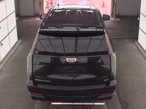 Used 2023 Cadillac Escalade ESV Sport image 5