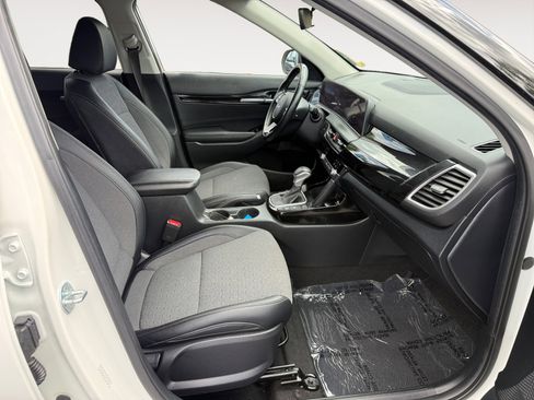 Used 2024 Kia Seltos S AWD/4WD image 19
